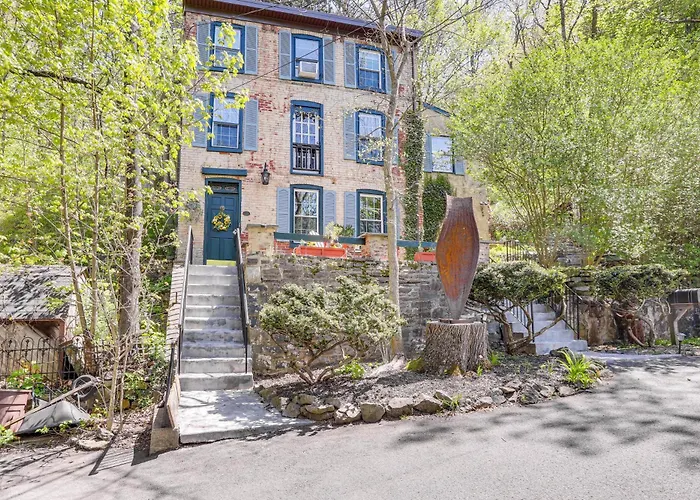Lambertville Retreat - Walk To Shopping And Dining!