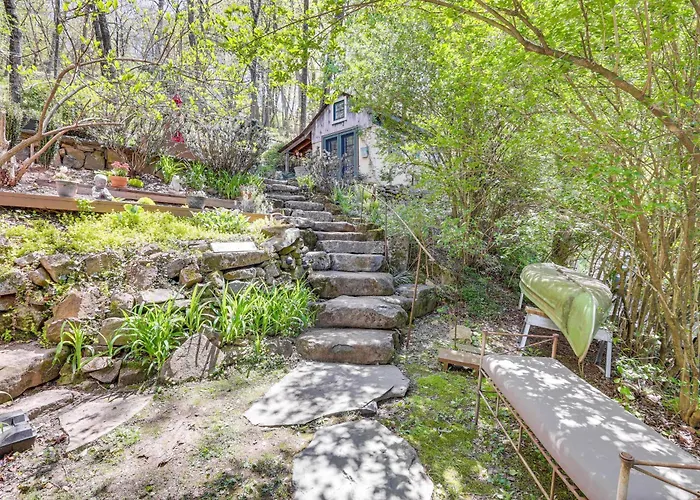 Lambertville Retreat - Walk To Shopping And Dining!